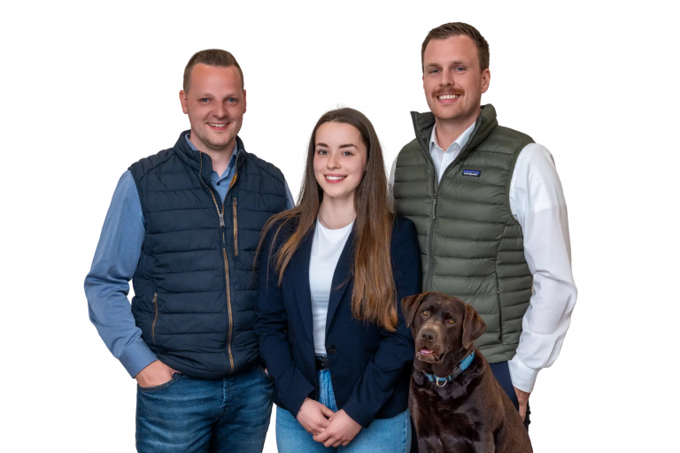 Team Küstenstern Immobilien - Jan Pflüger, Samantha Pflüger geb. Heine, Gerrit Poppinga & Amy